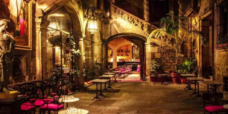 Barcelona: Private Tapas & Wine with Flamenco Show Old Town - The flamenco show at Palau Dalmases: why the palace setting matters