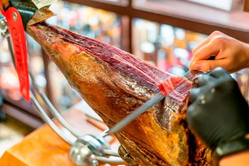 Barcelona: Private Tapas & Wine with Flamenco Show Old Town - Timing, weather, and the 3.5-hour reality check