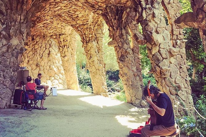 Barcelona: Sagrada Familia, Park Guell & Tapas Private Tour - Gaudí in One Day: How This Tour Actually Feels