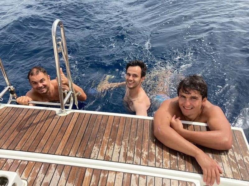 Barcelona: Sailing Tour with Tapas, Drinks and Swim Stop - Before you sail: the quick safety briefing and your first taste of the vibe