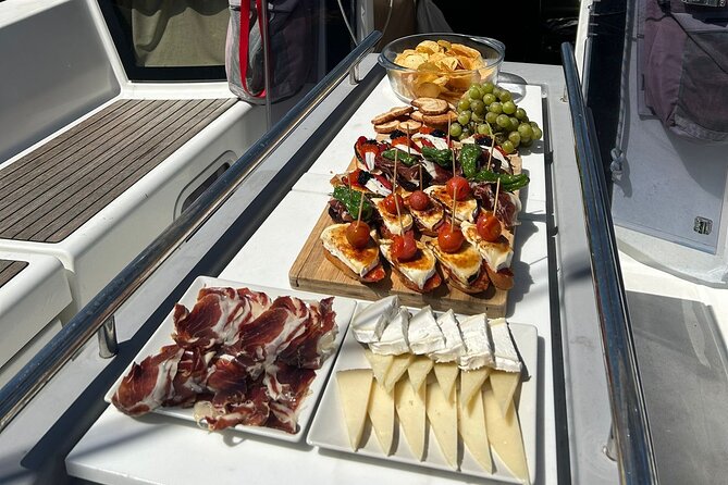 Barcelona: Sailing Tour with Tapas, Drinks, Swim & Sunset Option - Small group sailing with max 12: the real difference