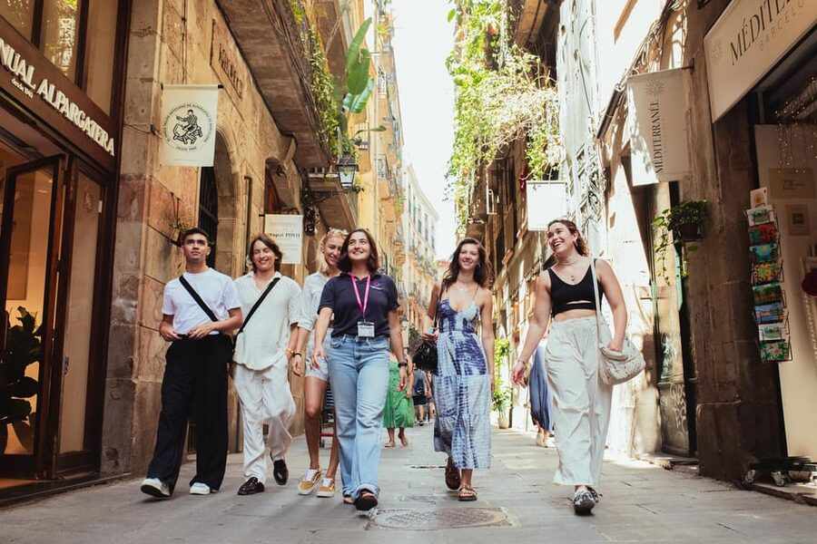 Barcelona: Small Group Gothic, Tapas & Churros Tour! - The pacing: 3.5 hours or up to 9, and how to plan