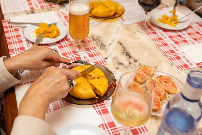 Barcelona Small Group Tapas Tour with 6 Tastings & 3 Drinks - Passeig de Gracia and Eixample walking: modernism with context