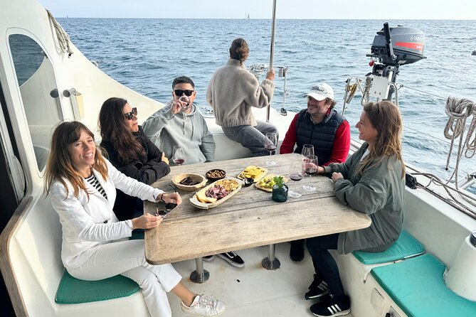 Barcelona Small Group Trip by Catamaran w Tapas, Cava and Sunset - Sunset Strategy: How to Make the Most of the 2 Hours