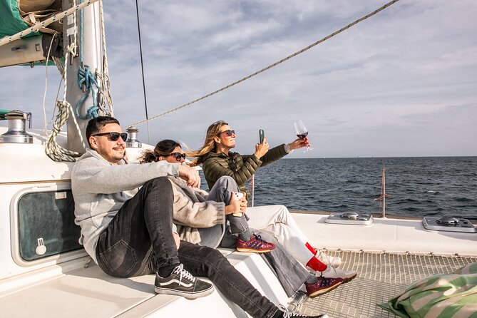 Barcelona Small Group Trip by Catamaran w Tapas, Cava and Sunset - FAQ