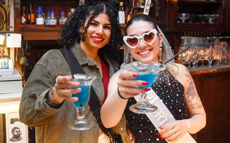 Barcelona Street Art, Graffiti & Tapas Tour - Where the tour starts: Hard Rock Cafe and a quick reset