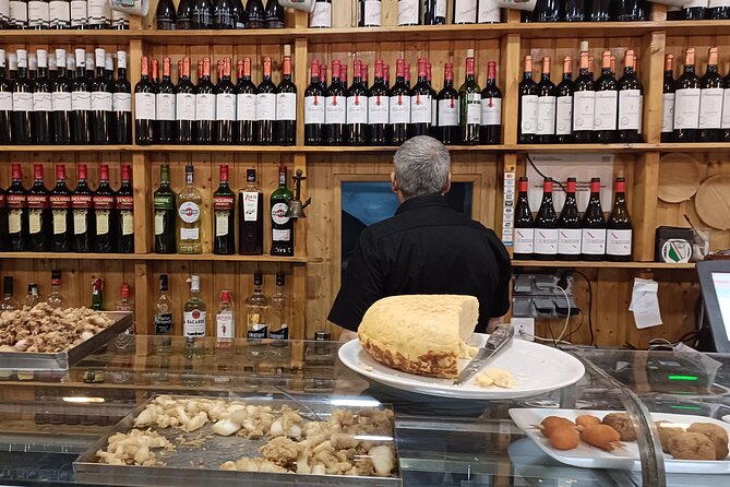 Barcelona tailored tapas & drinks tour with a native guide - Family-friendly? You can request a scavenger hunt