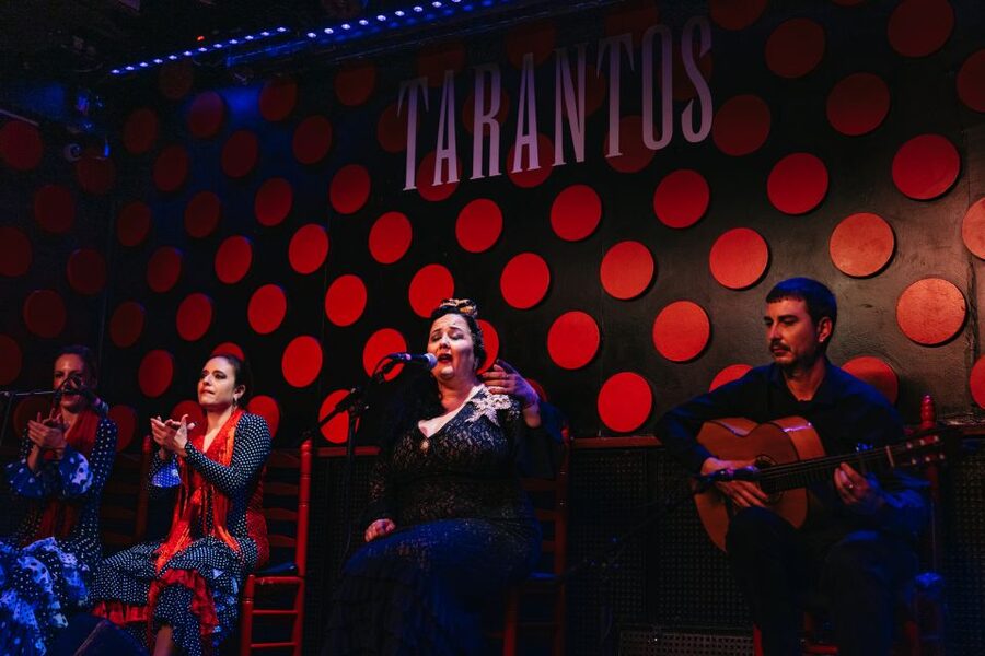 Barcelona: Tapas and Flamenco Experience - Starting at Travellers Nest Bar: Get Your Bearings Fast