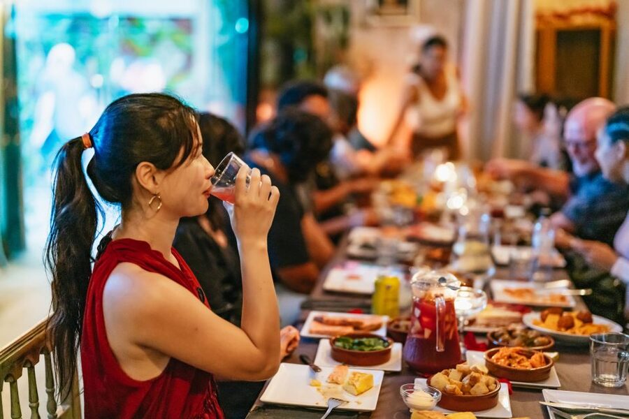 Barcelona: Tapas and Flamenco Experience - Who Should Book This Flamenco + Tapas Night