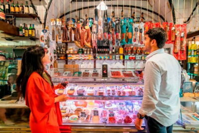 Barcelona: Tapas and Wine with Flamenco Show in the Old Town - El Born and the Gothic Quarter: the stories behind the streets