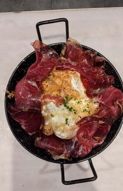 Barcelona: Tapas Crawl full meal & drinks all included - Drinks in this crawl: vermut, red wine, and sometimes sangria