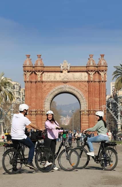 Barcelona: Tapas Tasting Tour by Regular Bike or E-Bike - Sagrada Família: A Photo Stop With Context