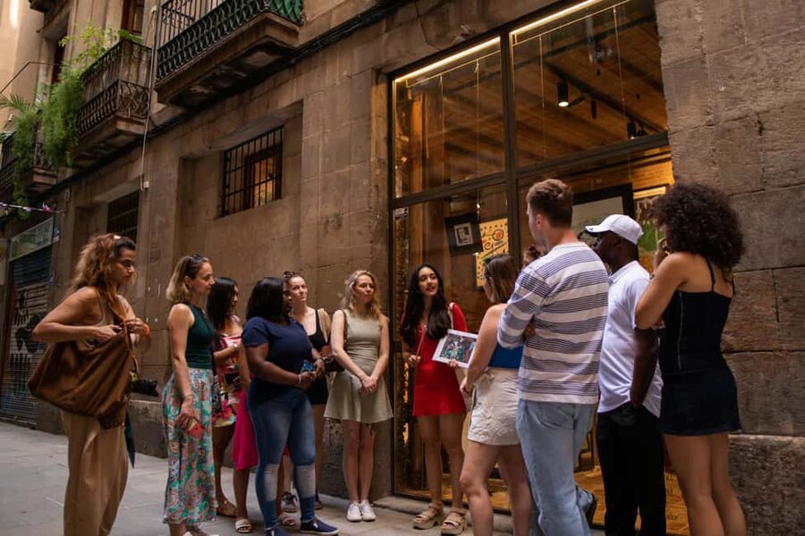 Barcelona Tapas Tour, Taverns, History & Local Culture - Three handpicked bars and a vermouth drink: how the tour teaches proper ordering