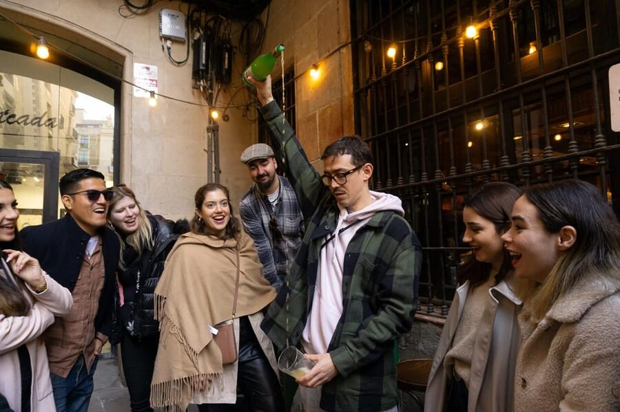 Barcelona: Tapas Tour with Food Tastings and Drinks - Why This Tapas Tour Feels Efficient in Real Life