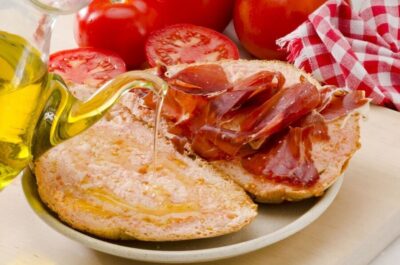 Barcelona: Tapas Walking Tour & Flamenco Show - The Gothic Quarter Walk: Barcelona Cathedral on Your Route