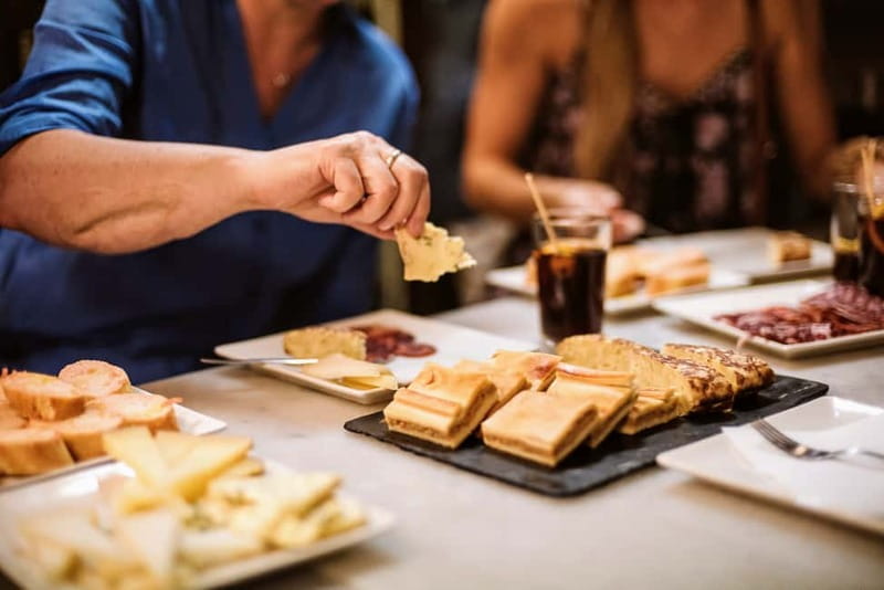 Barcelona: Tapas, Wine & History Tour of the Old Town - Drinks, food, and that slightly dangerous math