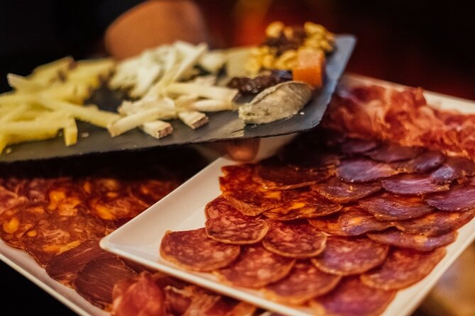 Barcelona Tapas & Wine Walking Tour with Optional Flamenco - Group Size, Walking Pace, and the Rain Factor