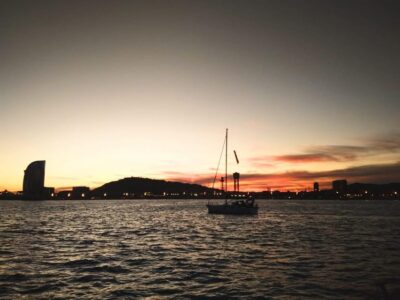 Barcelona: Unique Sunset Sailing Tour with Tapas & Open Bar - What you see from the water: Sagrada Família, W Hotel, Montjuïc, and more