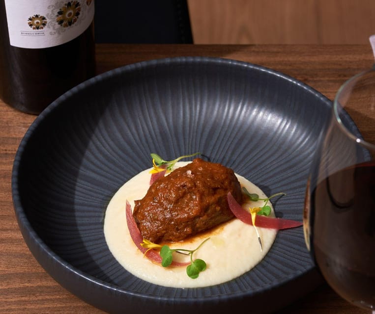 Barcelona: Wine Tasting and Tapas 5-Course Pairing Dinner - Choosing meat, fish, or vegetarian without breaking the pairing