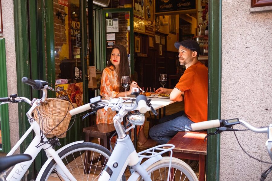 BiciTapeo : Tapas and Highlights Guided Vintage Bike Tour - How a 3-hour vintage bike tour actually helps you see Madrid