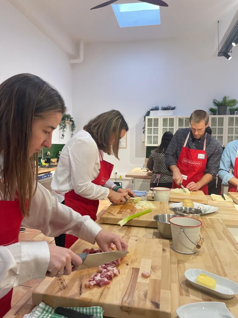 Bilbao: Basque Pintxos and Tapas Cooking Class - Recipes and an Apron: The Part That Helps You Cook Again at Home