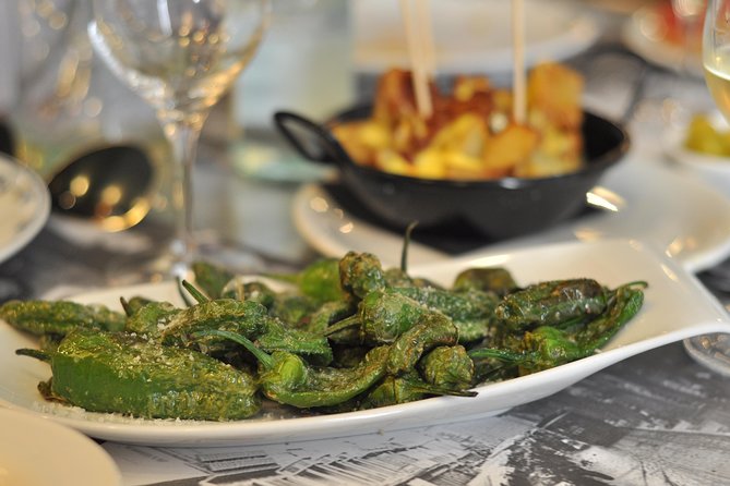 Born to Eat: Gourmet Tapas & Wine Small Group Tour in Old Barcelona - How long it takes and how you’ll pace yourself (20 minutes of walking)