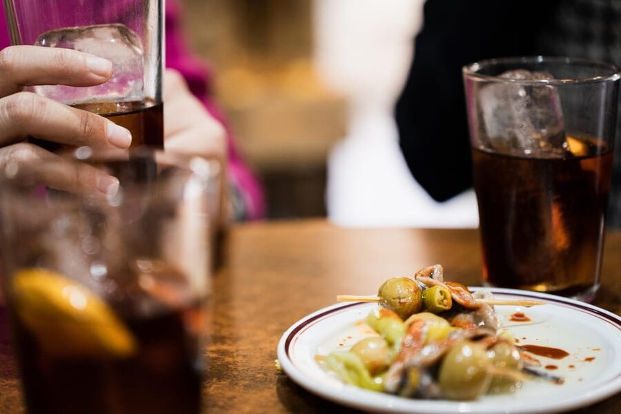 Cadiz Food Tour with Tapas & Drinks with a Local - Cádiz in 3.5 Hours: What This Tour Actually Does Well