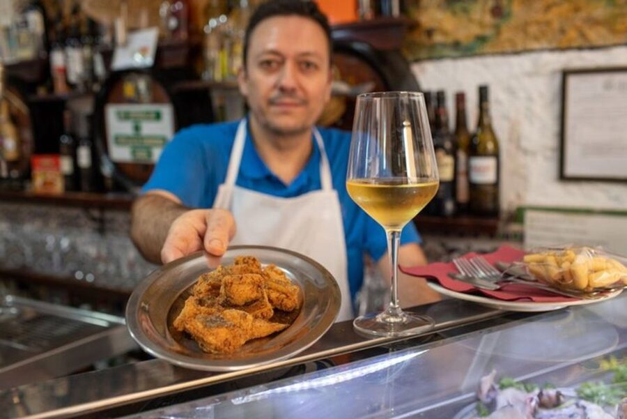 Cádiz: Local Tapas Experience - Cadiz Central Market: ingredients you can spot later in tapas