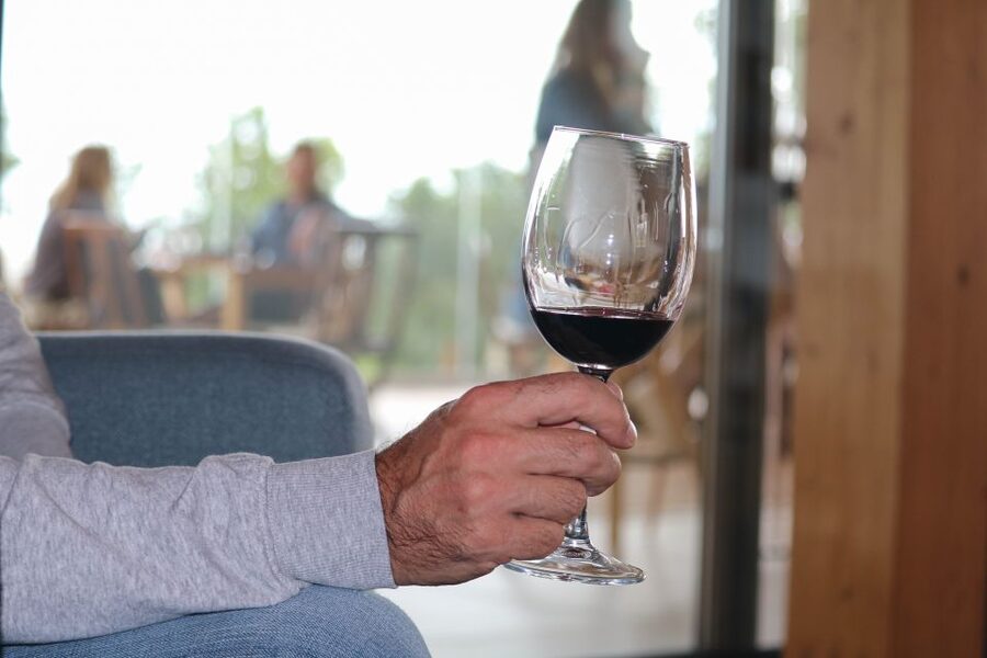 Carvoeiro/Portimão/Alvor: Wine Tour w/ Tasting, Tapas, Music - Getting to the meeting point and what to expect on arrival