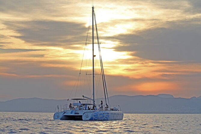 Catamaran sailing at sunset with tapas Palma de Mallorca - Leaving Palma: the calm start you’ll feel right away