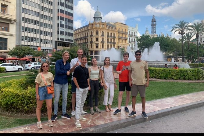 Christmas Tapas and Wine Tour in Valencia - Where the Tour Starts: Café de la Estación Játiva and Xàtiva Metro