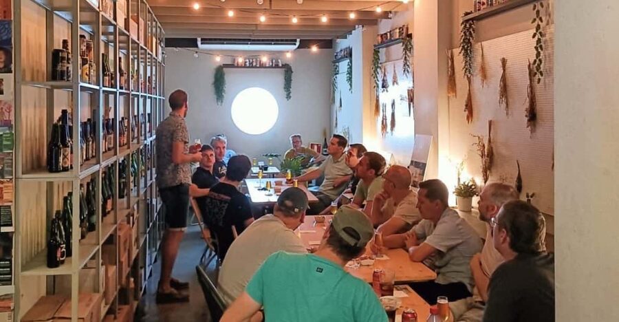 Craft Beer Tour and Tapas in Ruzafa - Valencia - Stop 1: La Boutique de la cerveza for a craft-beer start in Ruzafa
