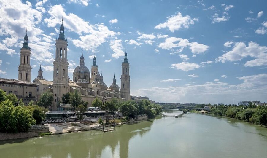 Discover Zaragoza: Complete tour + wine and tapas - Roman wall to El Tubo: why the ending location matters