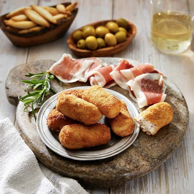 Eat Like a Local: Hidden Gràcia Catalan Tapas Tour Barcelona - Guide Style and the Conversation Factor (Including Flexibility)
