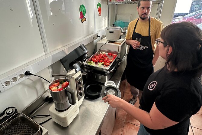 Evening Spanish Tapas Cooking Class with Live Guitar Music - Live Spanish guitar: a local finish that actually fits