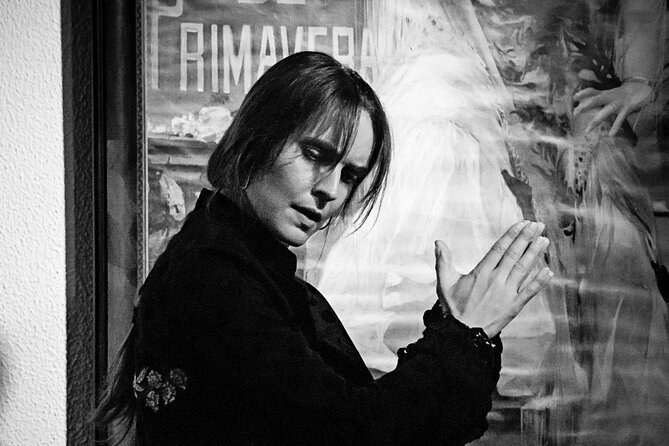 Flamenco Show in Seville at Bar and Tapas - The 1-Hour Flamenco Show Format (Guitar, Singer, Dancer)