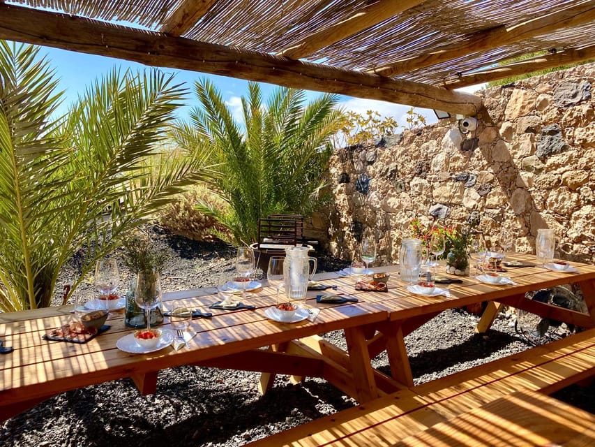 Fuerteventura: Tapas and Local Life Guided Tour - Secret stop time: guided walking, then food learning