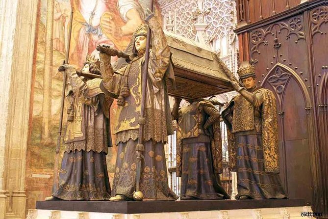 Full Day Seville Tour with tickets (optional Tapas & Flamenco) - Centro Histórico: river views, old legends, and the city’s “stage set”