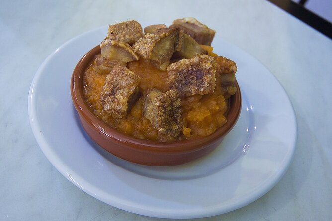 Gastronomic Tour: Discover the best “Wines and Tapas of Madrid” - El Anciano Rey de los Vinos: centennial vermouth, wine, and secret-recipe tapas