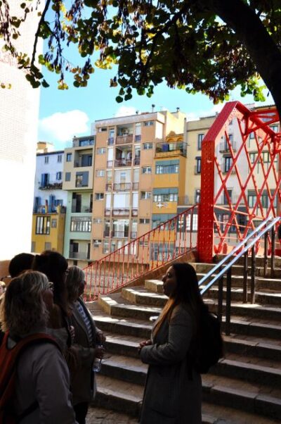 Girona Evening Food Tour & Tapas Bar Experience - Meeting at Plaza de la Independencia: Welcome Refreshments and a Fast Start