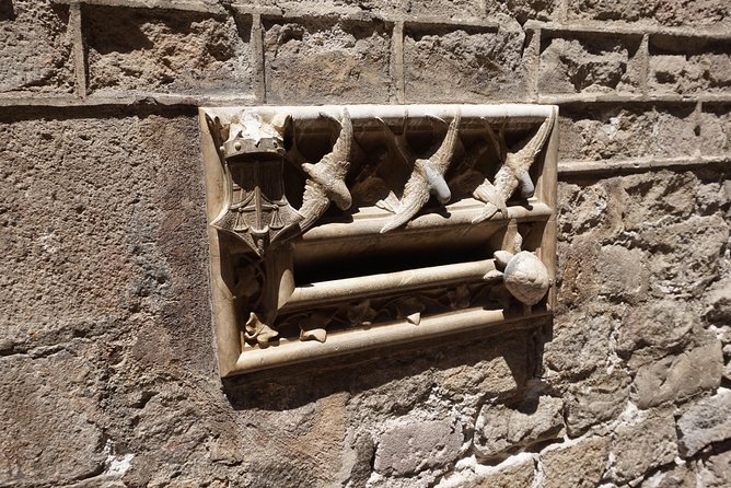Gothic Quarter Insights & Tapas Experience - Placa Sant Felip Neri: A Labyrinth Corner That Opens Into Calm