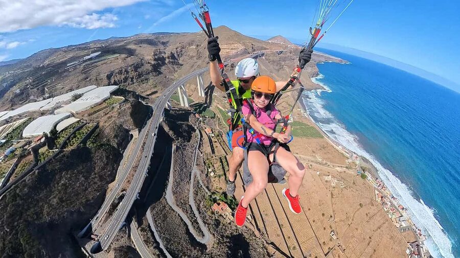 Gran Canaria: Paragliding Flight with Tapas & Pickup - Flying With a Host Pilot: Safety, Local Weather, and Clear Instructions