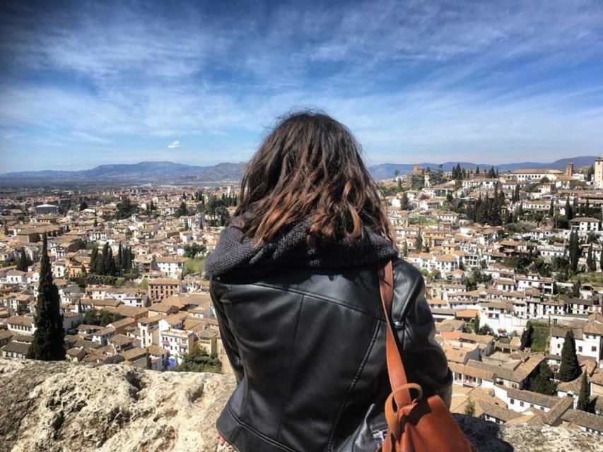Granada Albaicín: 2.5-Hour Tapas & Drinks Walking Tour - The Albaicín Walk: Moorish Streets, Legends, and Hidden Corners