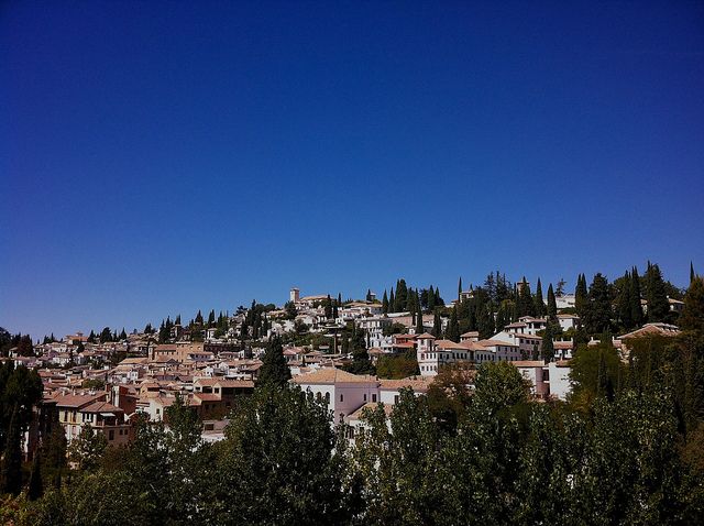 Granada Albaicín: 2.5-Hour Tapas & Drinks Walking Tour - Tapas Stops: 3 Tapas and 3 Drinks Done the Right Way