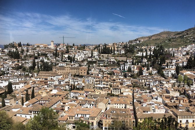 Granada and Albaicin: Wine and Tapas Tour - The Mirador San Nicolás moment: Alhambra faces you