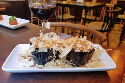 Granada Flamenco & Tapas Tour - Your tapas crawl: guided ordering, two stops, and local drinks