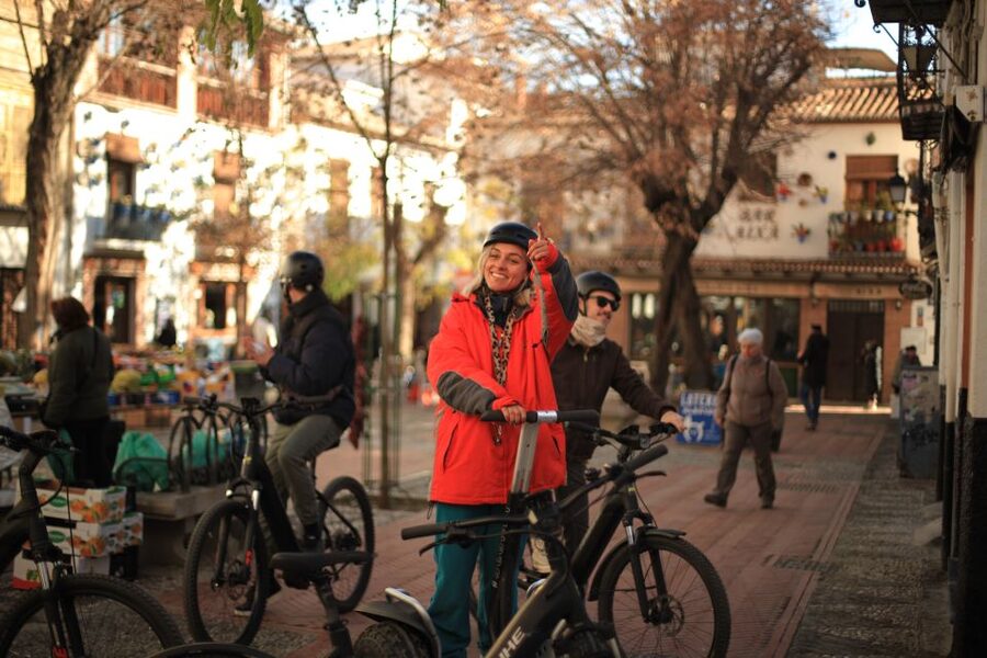 Granada: Highlights & Viewpoints eBike Tour with Tapas Break - Albayzín Stairs, Narrow Lanes, and the Ease of Yamaha or Bosch Assist