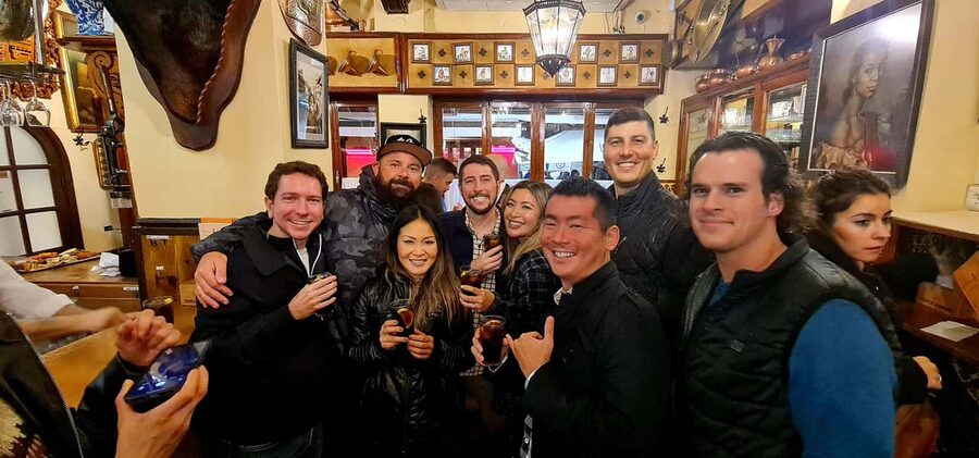 Granada: Spanish Tapas Tour with Local Guide. All included. - Who this tapas tour suits best