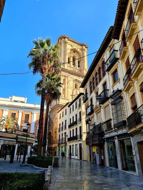 Granada: Spanish Tapas Tour with Local Guide. All included. - The guide effect: why Michael’s style matters