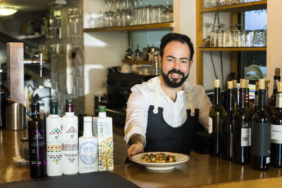 Granada: Tapas Crawl - Stop 3: the third Beer, Wine, Tapas round (40 minutes)